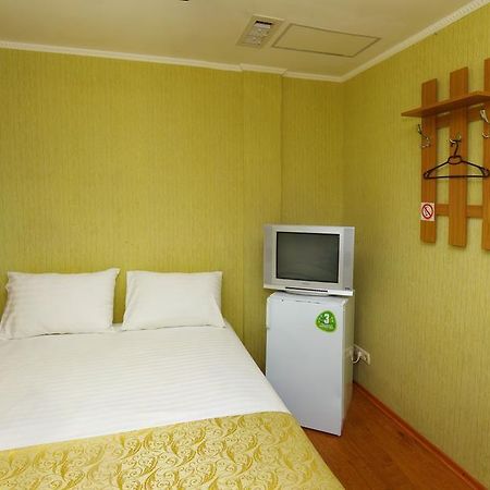 Tokyo Star Economy Hotel Odessza Kültér fotó